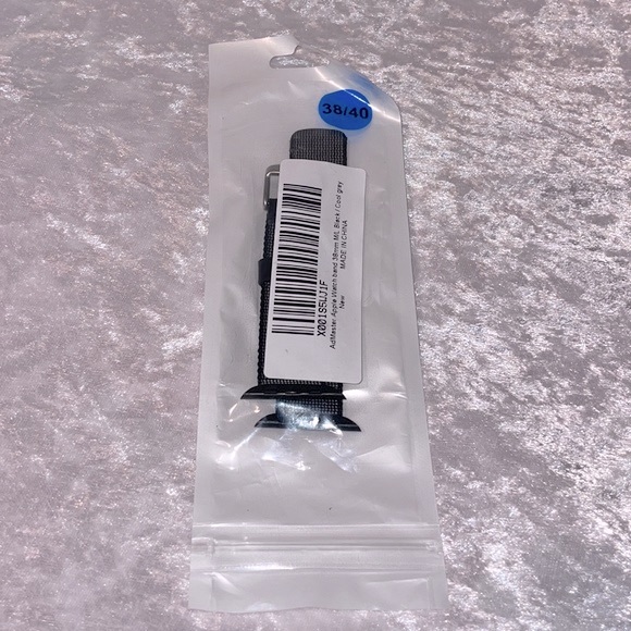 NWT Soft Nylon Pattern Unisex Apple Watch Band, Size 38mm - Picture 3 of 3